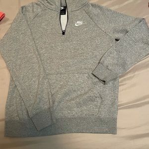 Bundle of 2 Nike shirts and a Nike jacket